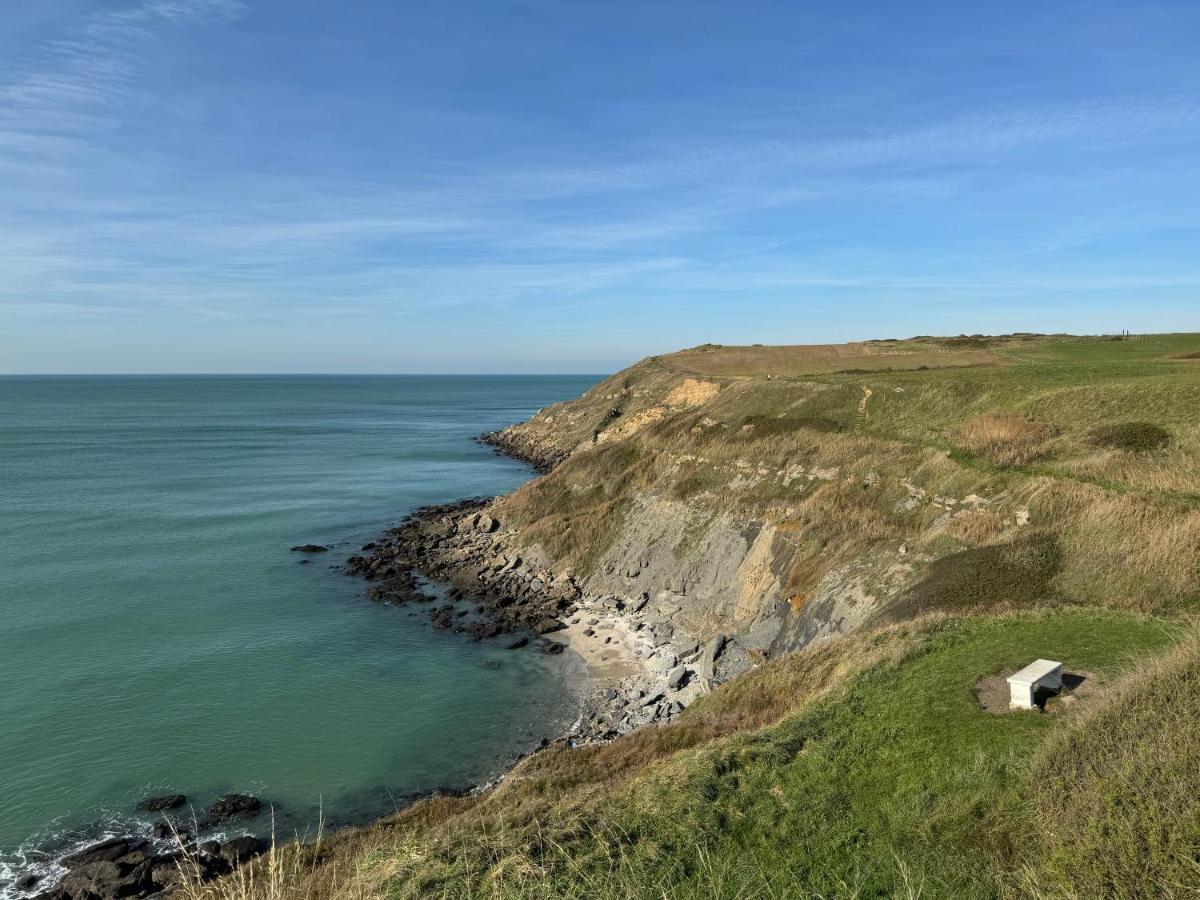 Entre Terre Et Mer Ecault Bagian luar foto